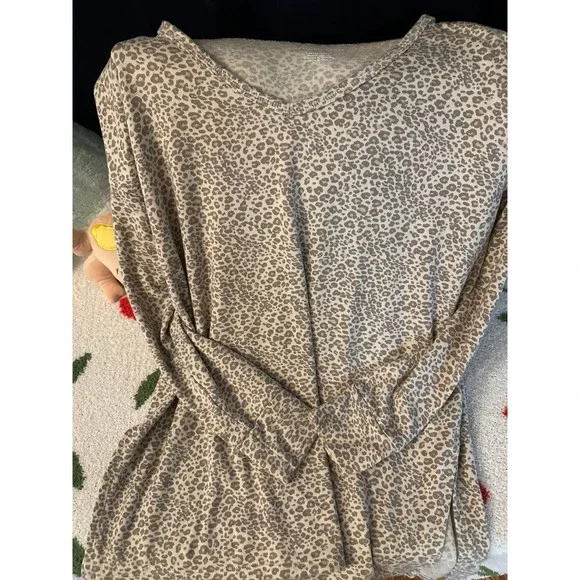 American Eagle Super Soft oversized leopard longsleeve - Picture 5 of 5